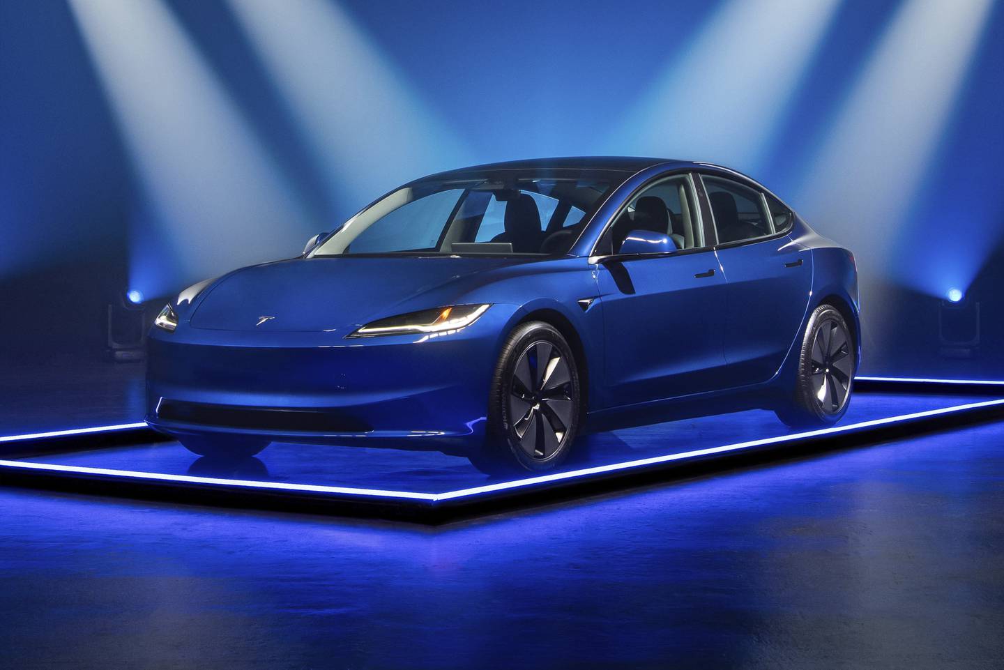 The 2025 Tesla Model 3′s recently improved interior, long range and enjoyable performance help make it the Edmunds Top Rated Electric Car for 2025.
