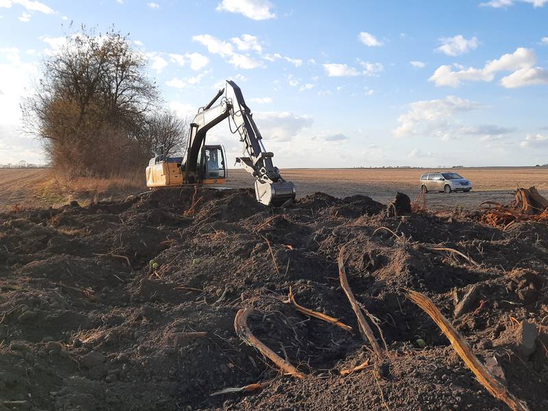 Negotiating mutual farm tile project: A joint tile main case study