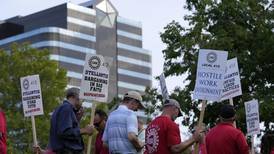 Stellantis makes a new contract offer: Autoworkers prepare to expand their strike