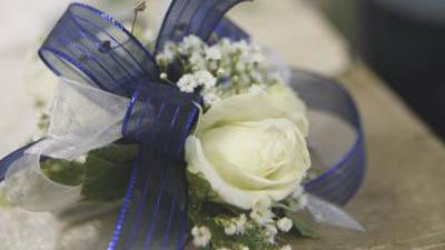 Calendar: Creating wearable floral designs