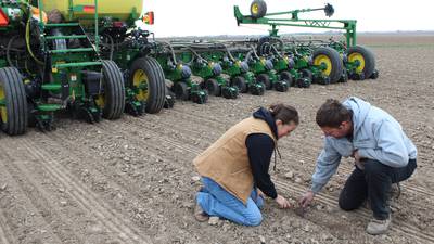 Farmers take advantage of early window to plant corn, soybeans