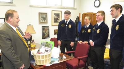 FFA alumnus, senator shares stories