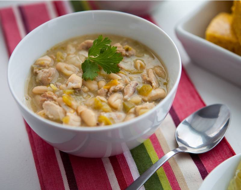 One-pot meals make busy weeknights easier, and this White Chicken Chili is a hearty favorite that comes together quickly. Packed with lean protein, creamy Greek yogurt, and plenty of flavor, it’s a comforting dish the whole family will love.