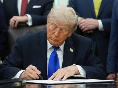 Trump says he’ll place 25% tariff on autos from the EU