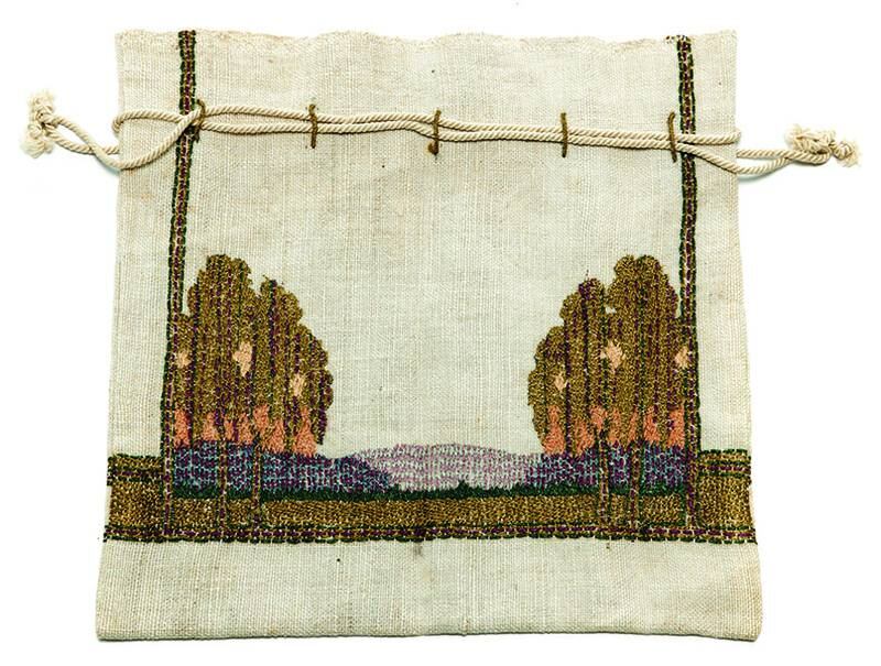 The craftsmanship, earthy colors and organic design on this Newcomb College sewing bag recall what makes the college’s pottery so appealing.