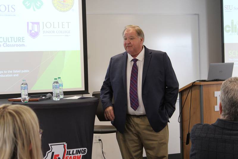 Philip Nelson talks about a variety of agricultural topics on both the state and national levels during a Chicago Farmers meeting.