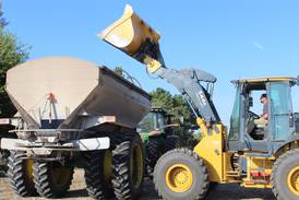 Dry September provides opportunity for soybean harvest, tillage, fertilizer application