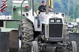 Horsepower heats up Historic Farm Days tractor pulls