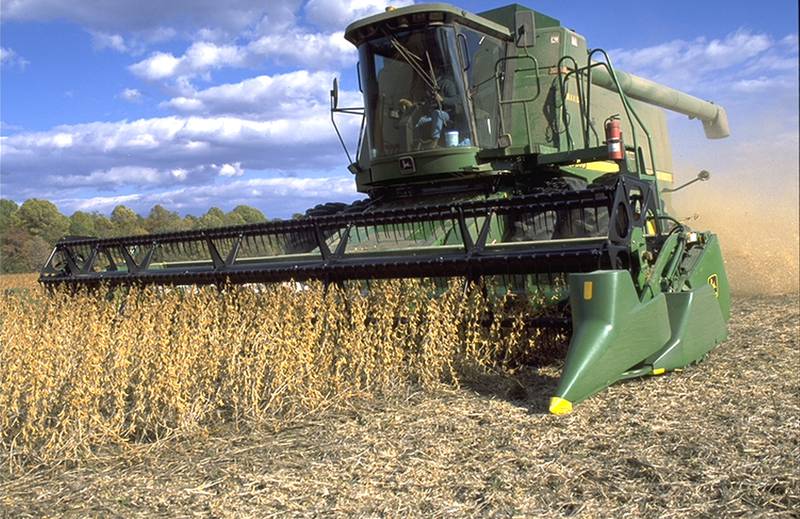 There are pros and cons to planting soybeans early, according to an article by Science for Success. Learn more about the organization, which is funded by United Soybean Board, at soybeanscienceforsuccess.org.
