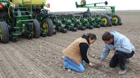 Farmers take advantage of early window to plant corn, soybeans