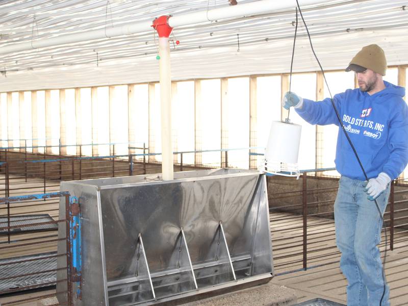 A Year in the Life of a Farmer: Swine facility complements farming operation 