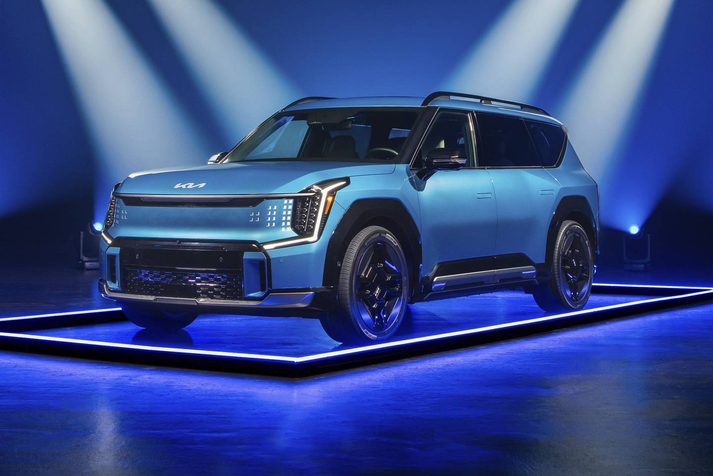 The electric 2025 Kia EV9 has the space and range you need at a reasonable price, making it the Edmunds Top Rated Electric SUV for 2025.