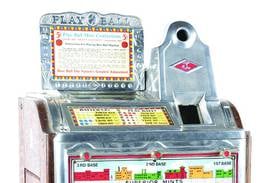 Antiques & Collecting: Slot machine 