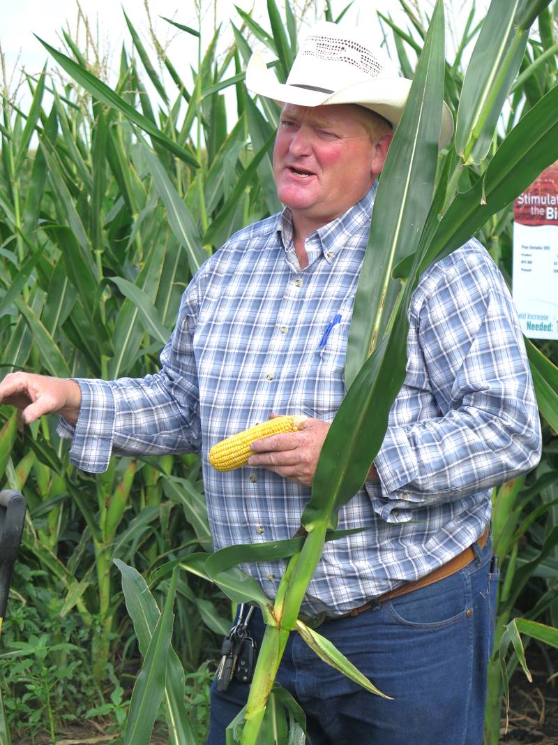 Lynn Hoover, owner of Ocean Blue Agronomics and national field adviser for Pro-Soil and Sea-90, describes what treatments were included in this corn trial during the recent Yield/Profit Challenge Plot Tour near Eureka, Illinois. The tour was hosted by Trent Nicholson, owner of Yield/Profit Challenge.