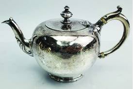 Antiques & Collecting: Saffron teapots 