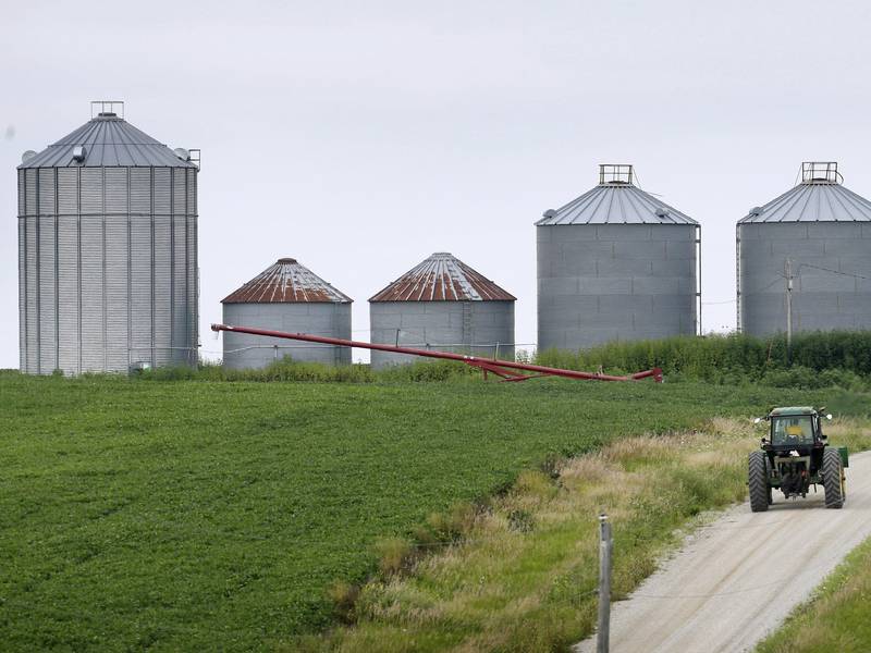The AgriNews AgriMinute podcast: Grain storage space extraordinarily tight