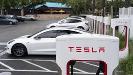 White House backs industry effort to standardize Tesla’s EV charging plugs