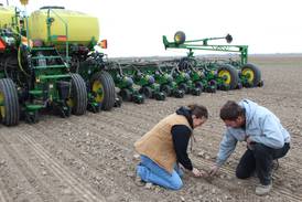 Farmers take advantage of early window to plant corn, soybeans
