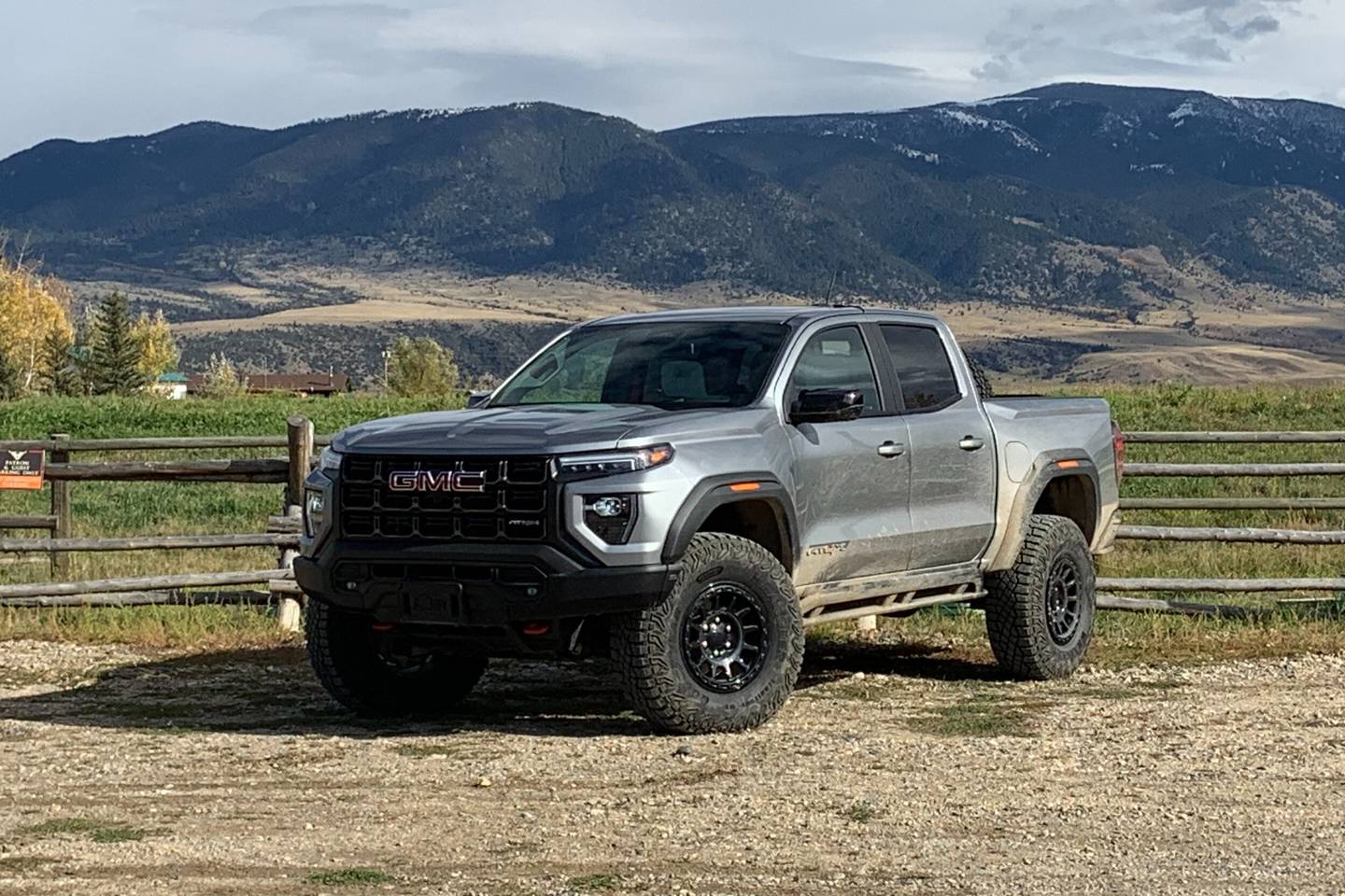 The Canyon AT4X pickup is related to the Colorado ZR2, but is more upscale and comes with more standard features.