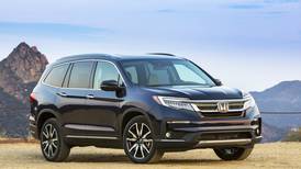 Edmunds: 2022 Nissan Pathfinder vs. 2022 Honda Pilot