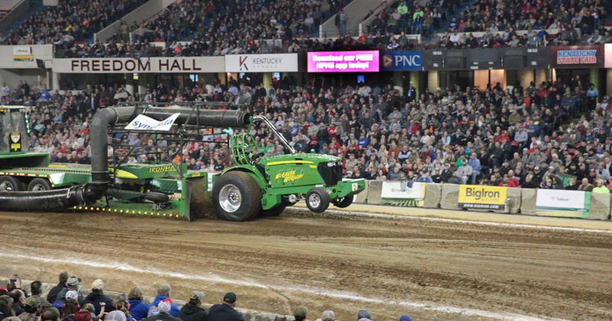 Championship Tractor Pull at Farm Machinery Show AgriNews