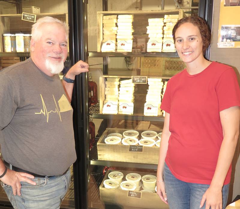This cooler section at the Tanners Orchard store was stocked with Ropp Jersey Cheese recently. The agritourism farm near Speer in northwestern Illinois opened for its 78th season in late July and has over a decade-long partnership with the Ropps’ cheese business. Ken Ropp visits with Brenda Beaver, a Tanners Orchard manager representing the family’s fifth-generation in the business, after his delivery.