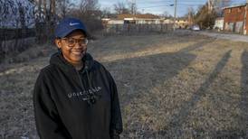 Urban farmers work to bring fresh food to southwest Illinois