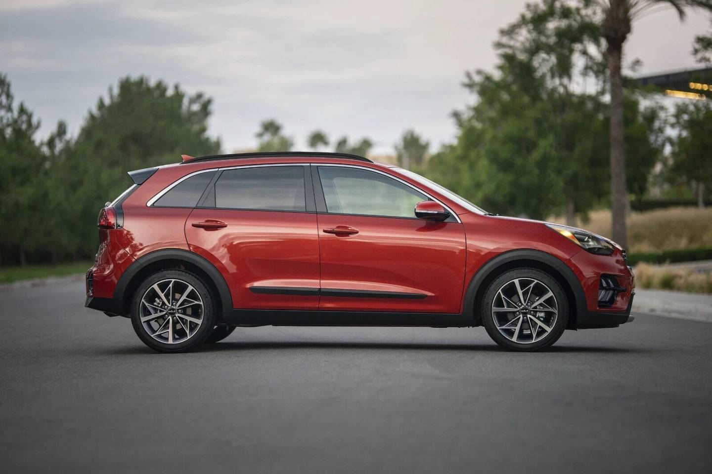 The EPA estimates Kia’s 2022 Niro gets up to 50 mpg in combined city/highway driving.