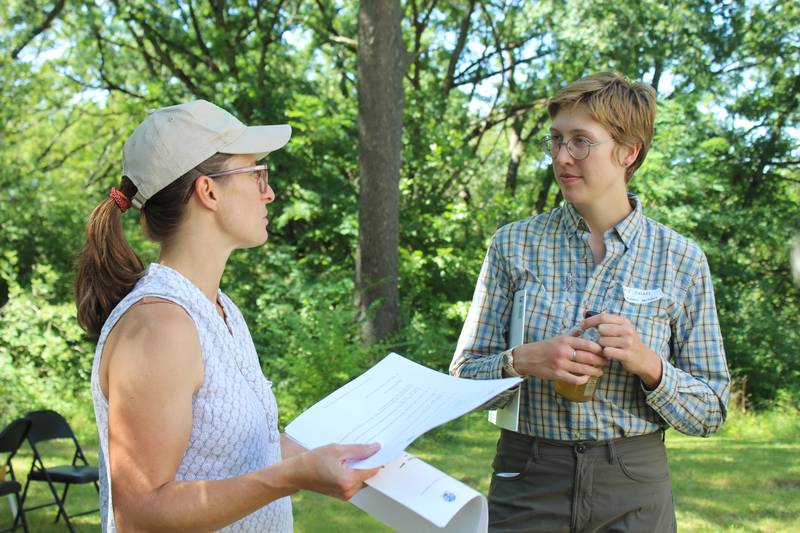 Claire Hodge (left) speaks with MJ Oviatt, with the Savanna Institute, during a Learning Circle for Women Farmland Owners event near Woodstock, Illinois. Organizing these events is Hodge’s responsibility as the farm program assistant for the Land Conservancy of McHenry County.
