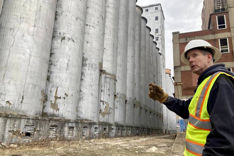 Chris Richmond, president of Moving Pillsbury Forward, the nonprofit formed to demolish and redevelop the former Pillsbury Mills plant in Springfield, Illinois, discusses the 160 separate, 100-foot-tall silos that must be razed. The silos are part of the 500,000 square feet of former mill that operated under Minneapolis-based Pillsbury and another owner for 71 years, but has been vacant nearly a quarter-century.