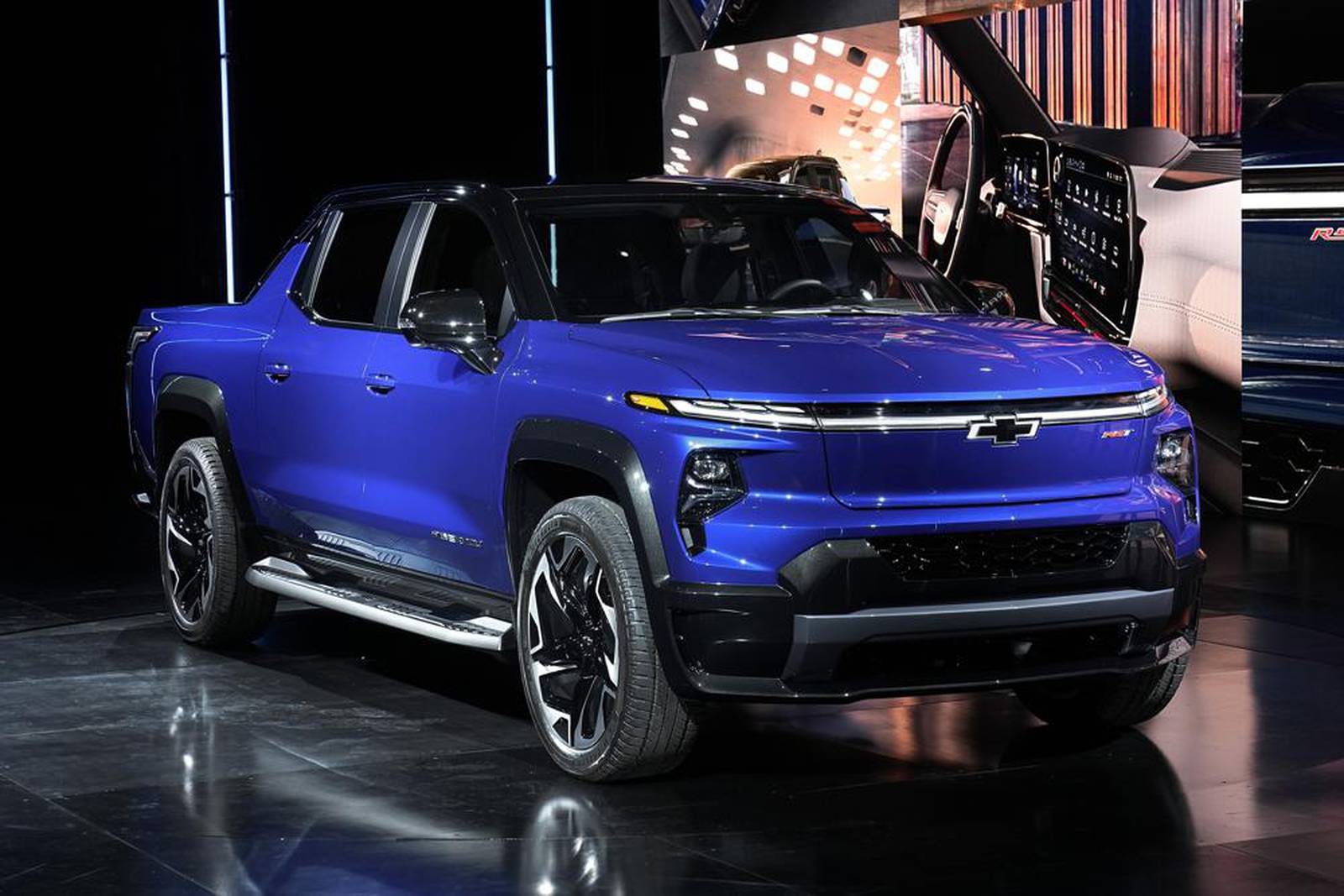 GM CEO Barra says electric vehicles to be profitable by 2025 AgriNews