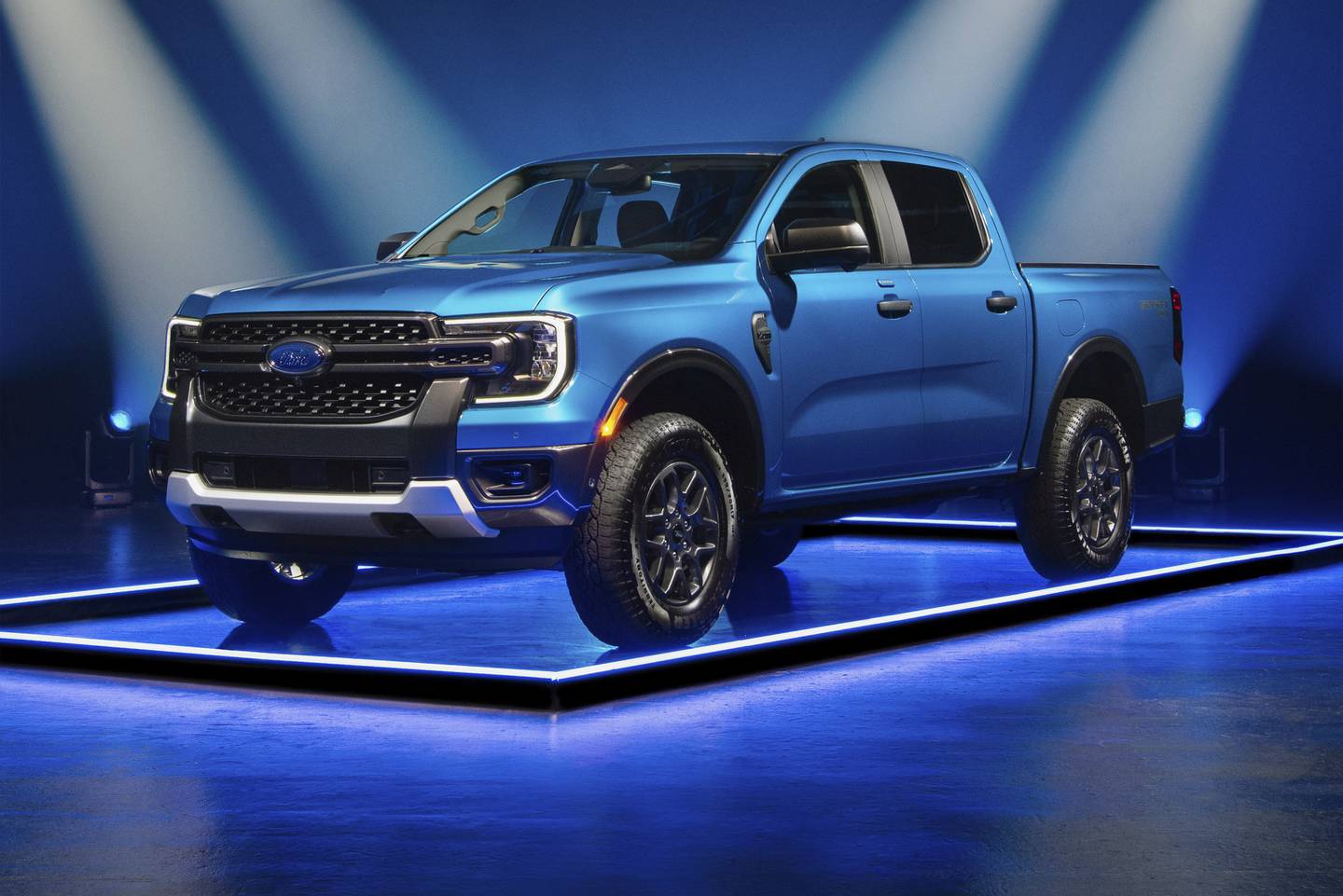 The 2025 Ford Ranger is the Edmunds Top Rated Truck for 2025 for the way it goes about combining rugged capability with an easy-to-live-with demeanor.